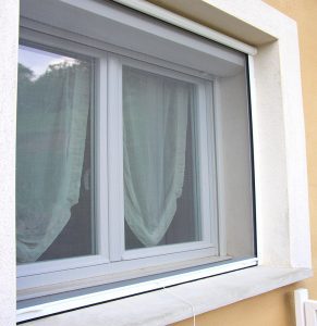 Moustiquaire porte-fenêtre sur mesure Alsace